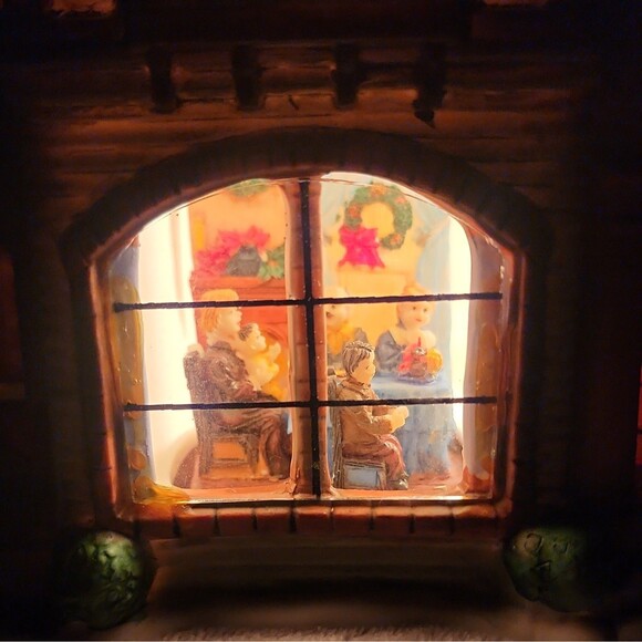 Holiday Traditions Lighted Porcelain House # 997366-MMI - Picture 8 of 8